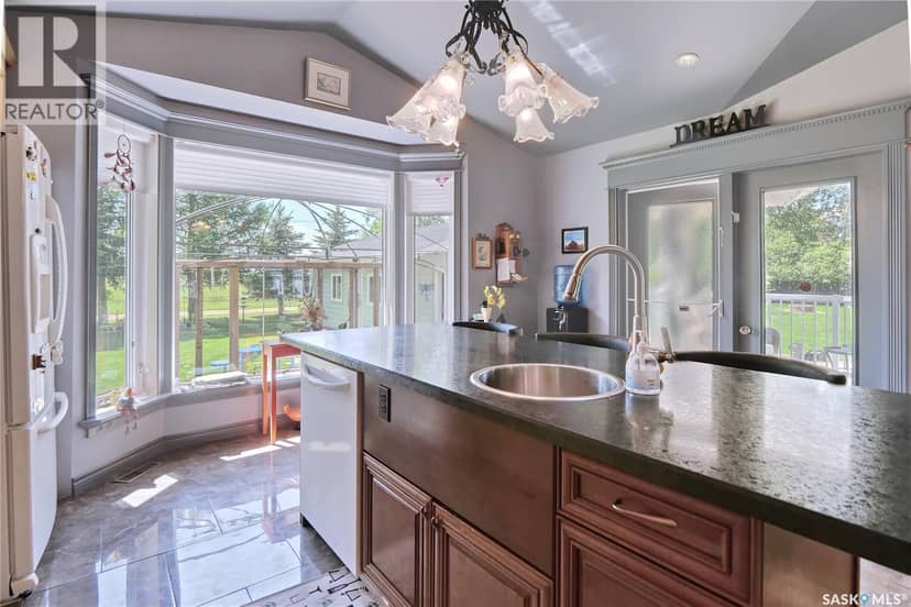 105 Sargent CRESCENT — photo 12 of 40