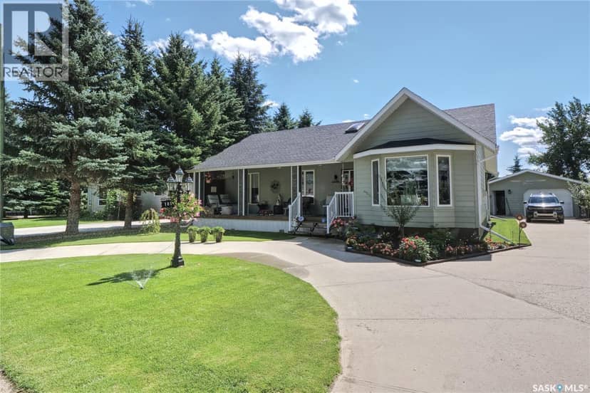 105 Sargent CRESCENT — photo 1 of 40