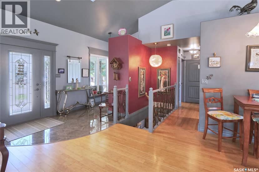 105 Sargent CRESCENT — photo 5 of 40