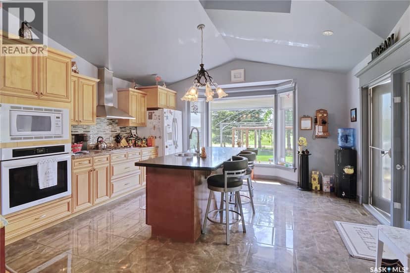 105 Sargent CRESCENT — photo 11 of 40