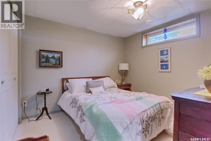 105 Sargent CRESCENT — photo 28 of 40