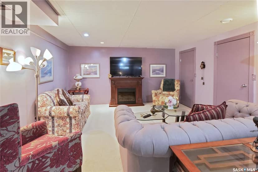 105 Sargent CRESCENT — photo 22 of 40