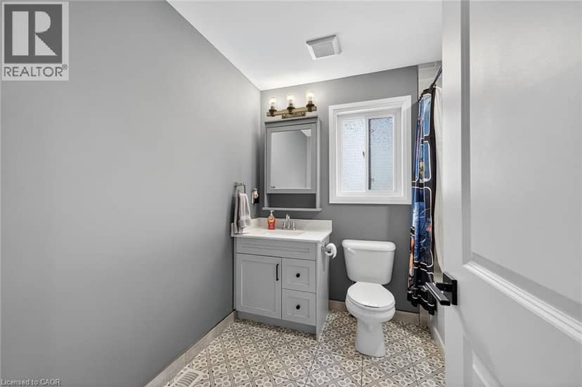 10 AMBER Street — photo 28 of 40