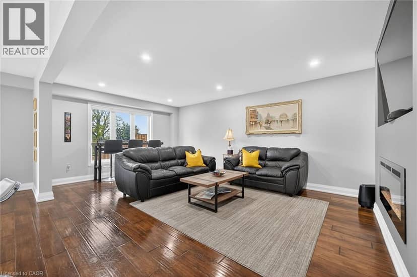 10 AMBER Street — photo 11 of 40