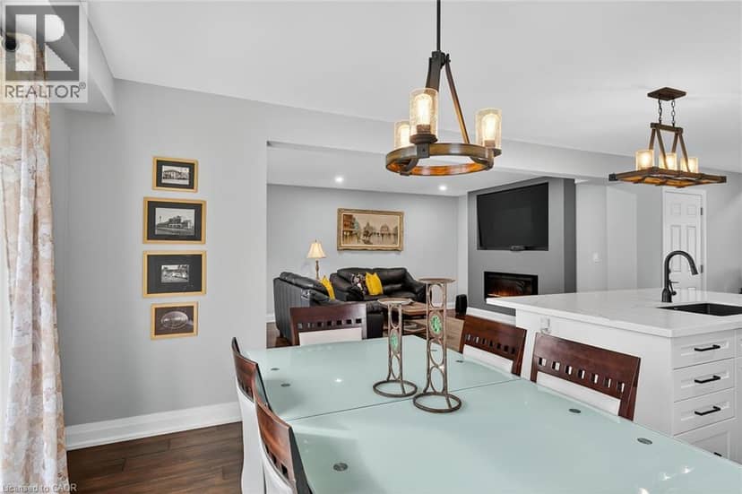 10 AMBER Street — photo 10 of 40