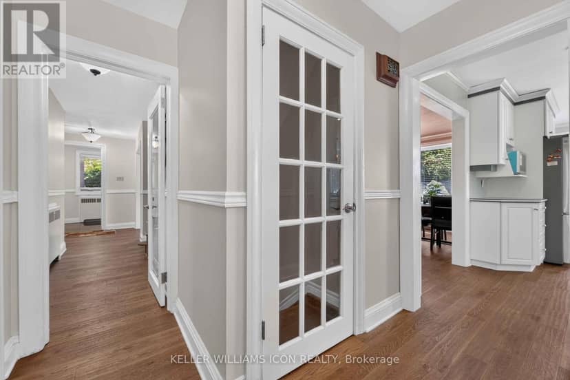 2770 Prince Of Wales Drive — photo 16 of 40