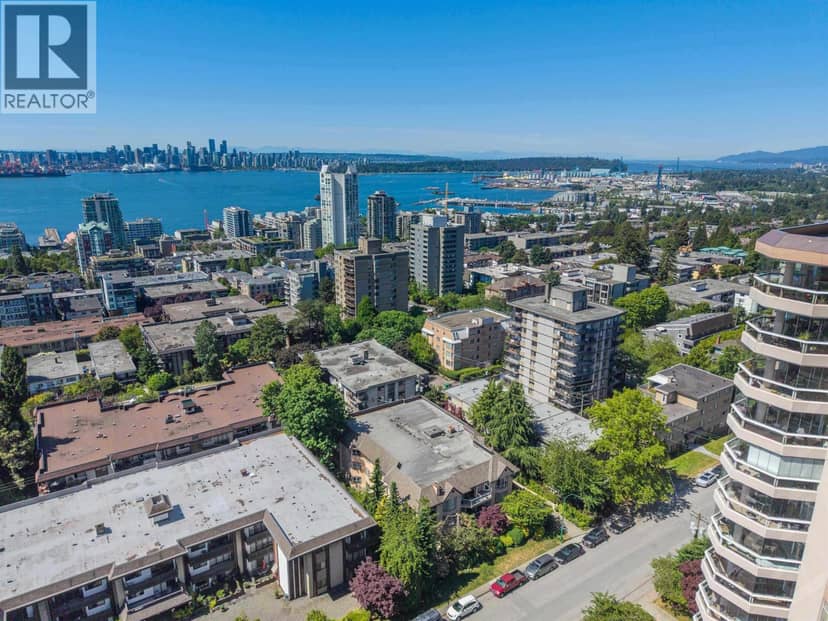 102 123 E 6TH STREET, North Vancouver