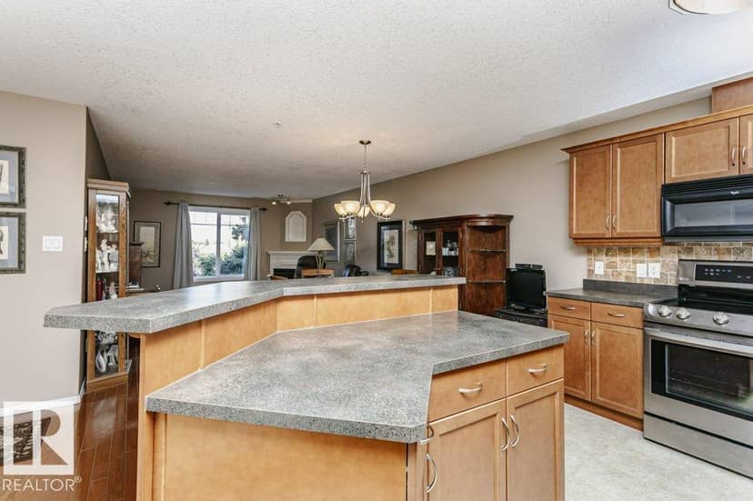 #318 78A McKenney Av — photo 20 of 40