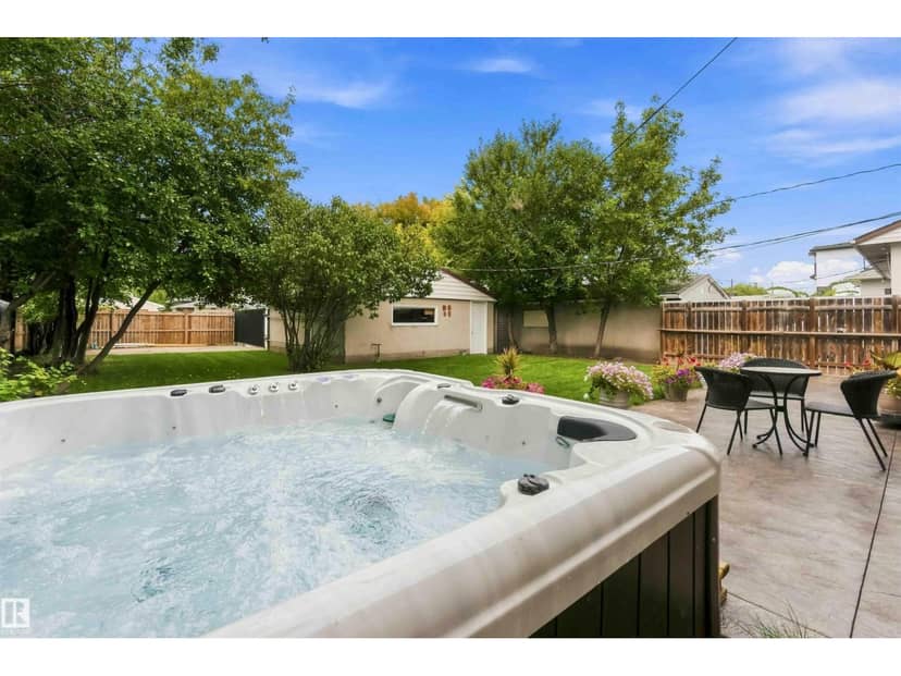 11840 St Albert Tr NW, Edmonton, photo 2