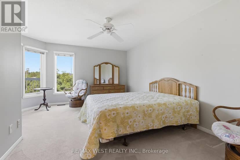 205C - 1099 Clonsilla Avenue — photo 5 of 9
