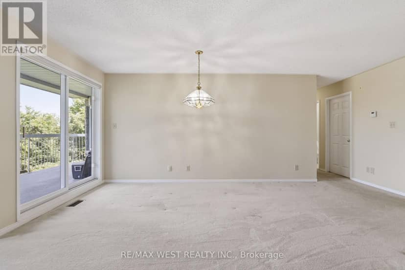 205C - 1099 Clonsilla Avenue — photo 9 of 9