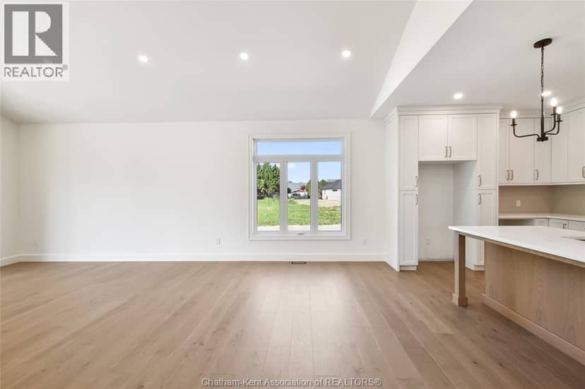 67 Rosewood CRESCENT — photo 12 of 40