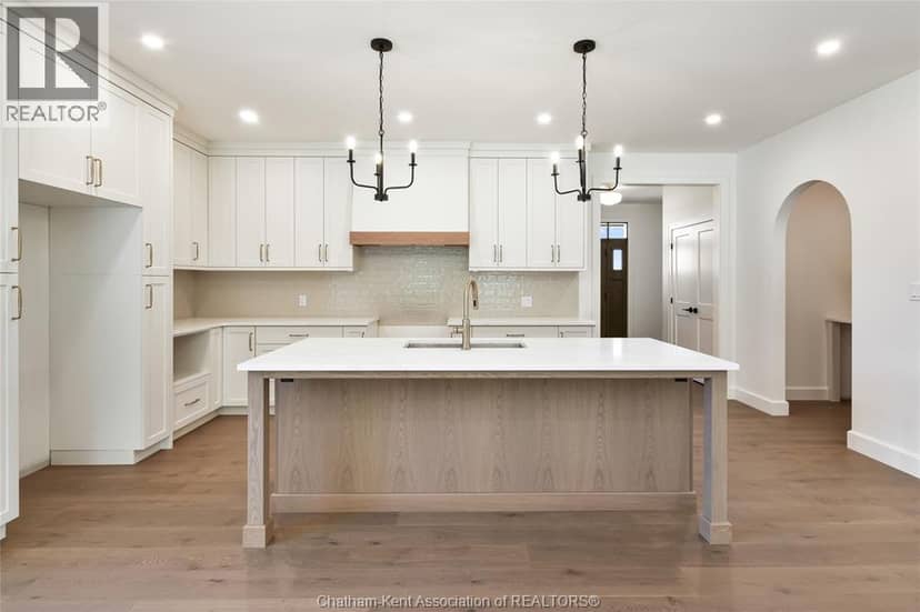 67 Rosewood CRESCENT — photo 2 of 40