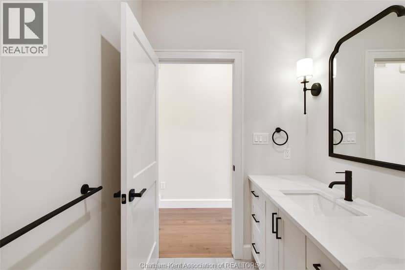 67 Rosewood CRESCENT — photo 29 of 40