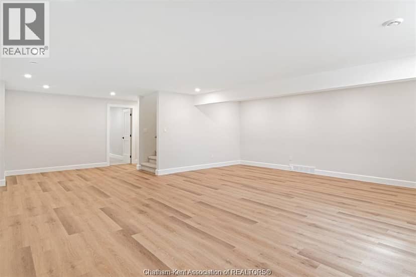 67 Rosewood CRESCENT — photo 39 of 40