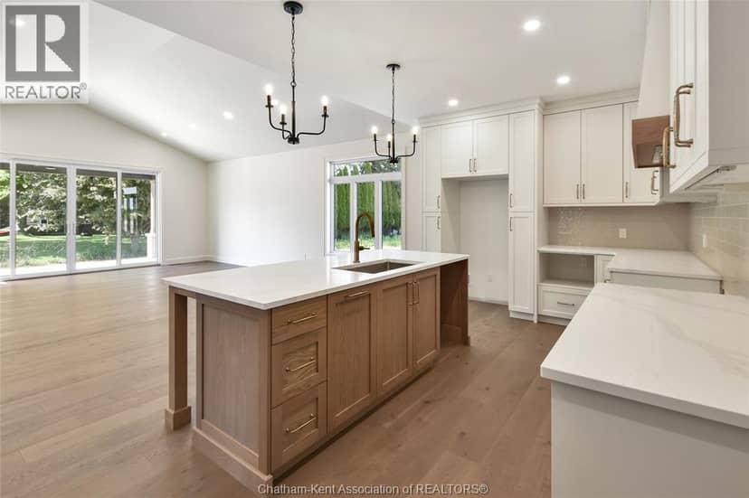 67 Rosewood CRESCENT — photo 7 of 40