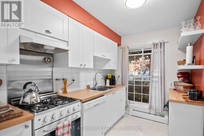 5 Arbour Glen Crescent — photo 3 of 25