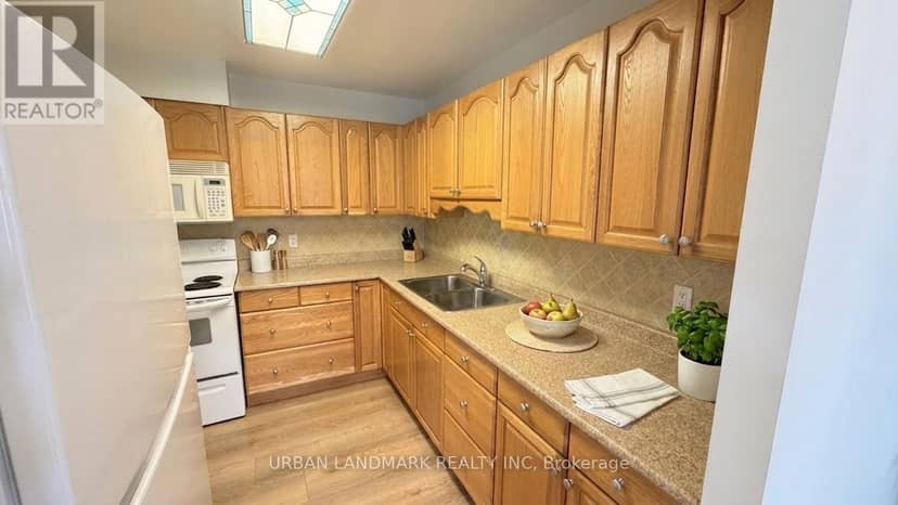 201 - 131 Taunton Road E, Oshawa, photo 4
