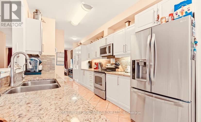 63 - 255 Shaftsbury Avenue — photo 17 of 35