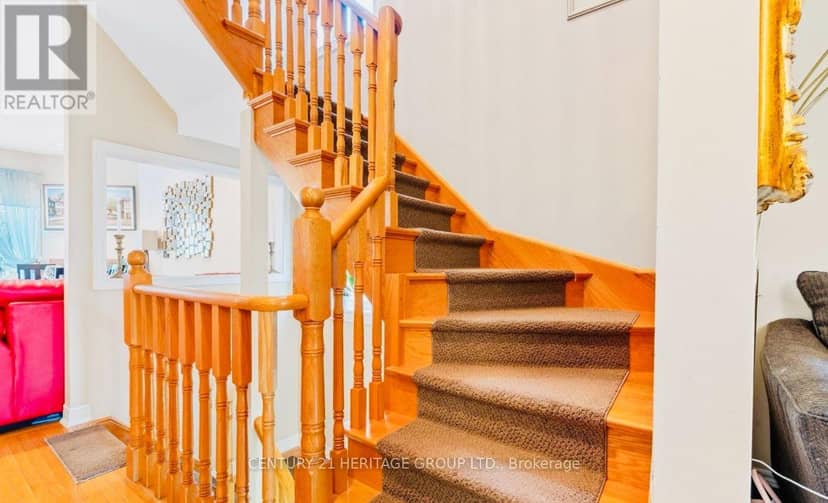63 - 255 Shaftsbury Avenue — photo 23 of 35