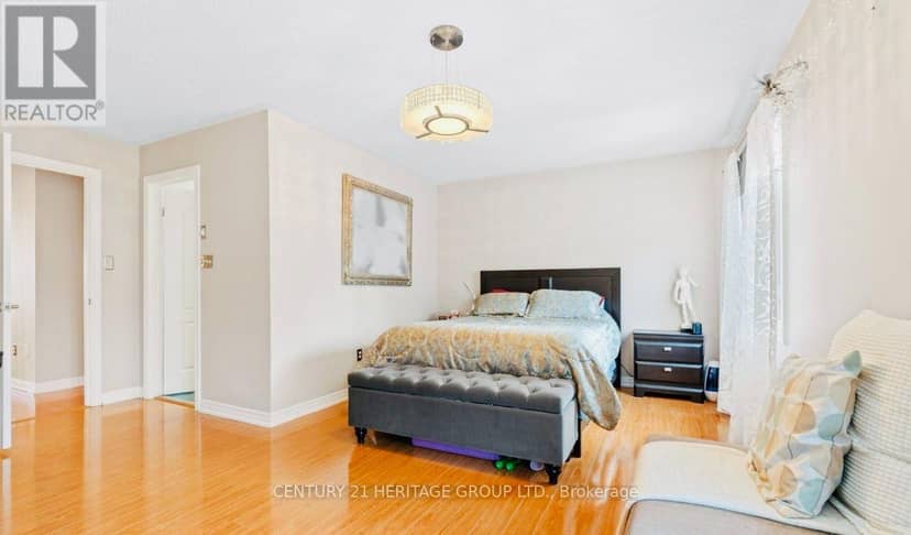 63 - 255 Shaftsbury Avenue — photo 32 of 35