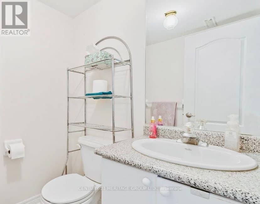 63 - 255 Shaftsbury Avenue — photo 9 of 35