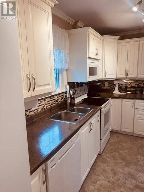 2 Jolie Vue Drive — photo 20 of 40