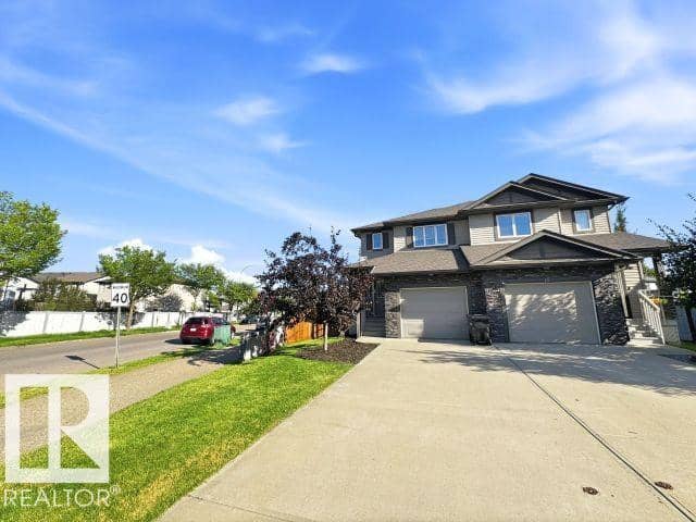 20 Aralia CV, Spruce Grove