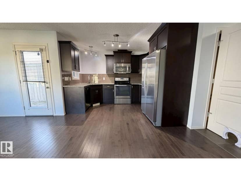 20 Aralia CV, Spruce Grove, photo 3