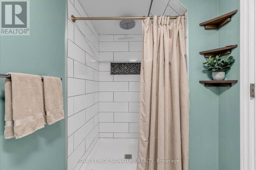 38 Tewskbury Crescent — photo 17 of 19