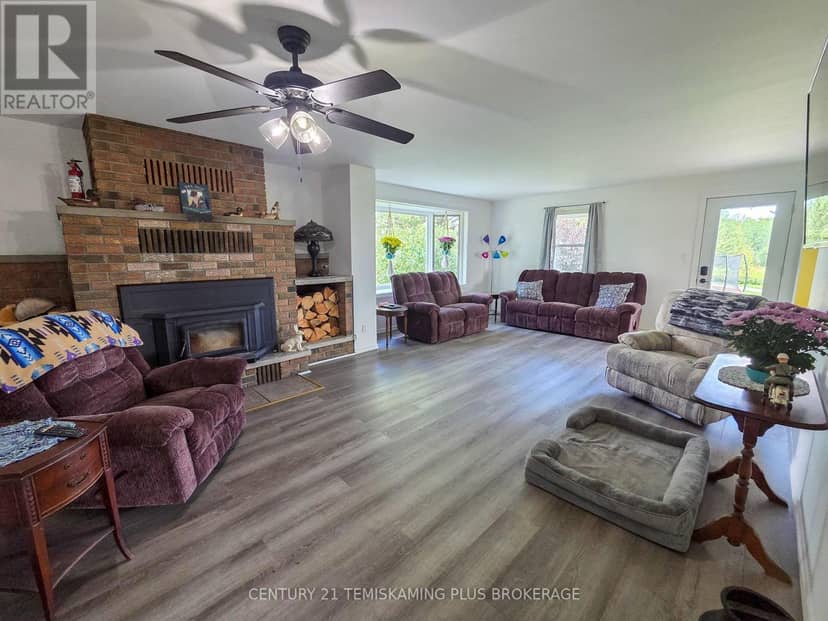 704344 Rockley Road — photo 12 of 40