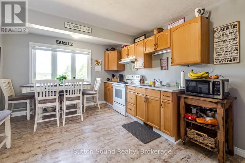 623 Frank Street — photo 3 of 34