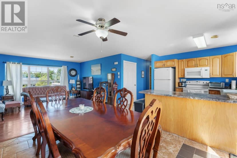 32 Evergreen Court — photo 14 of 40