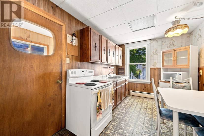 6355/6357 Cork Street — photo 19 of 40
