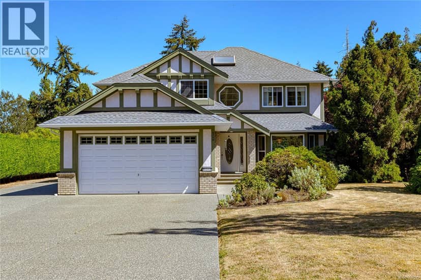 9243 Mainwaring Rd, North Saanich