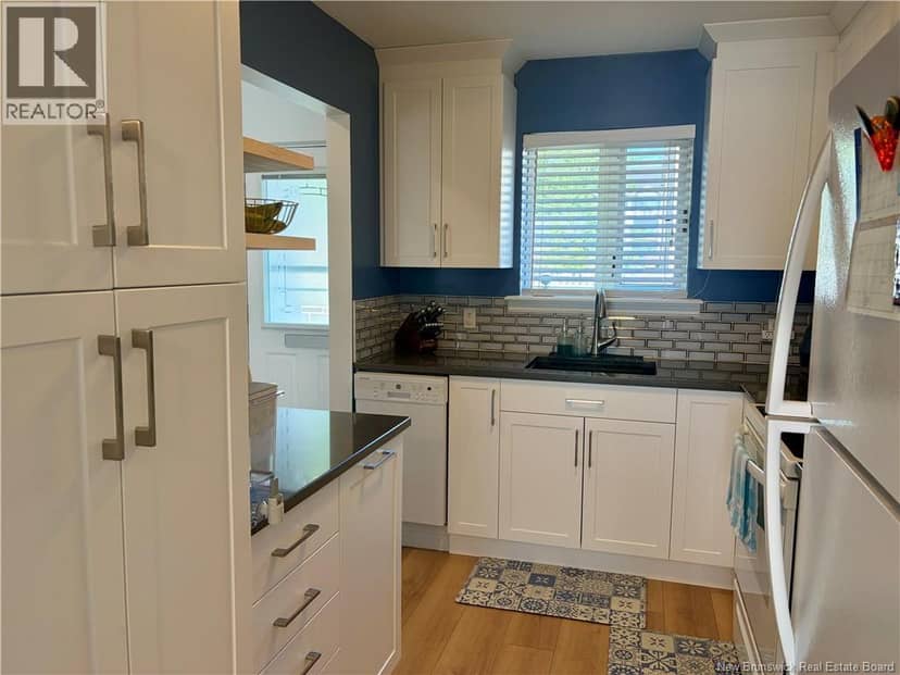 331 McLaughlin Drive Unit# 4 — photo 9 of 36