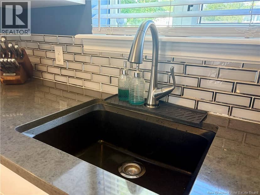 331 McLaughlin Drive Unit# 4 — photo 15 of 36