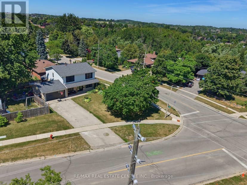 39 Amelia Street — photo 2 of 40
