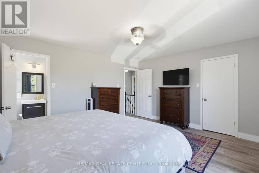 39 Amelia Street — photo 23 of 40