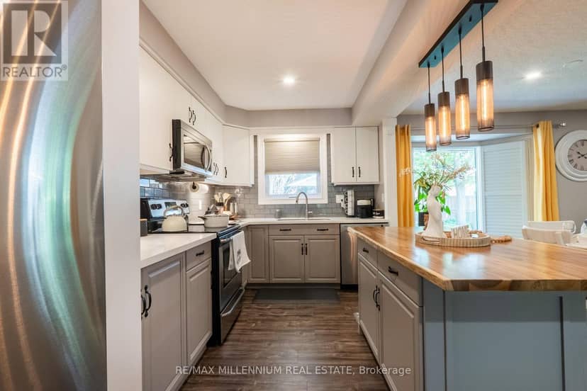 11 - 230 Meadowbrook Drive — photo 14 of 40