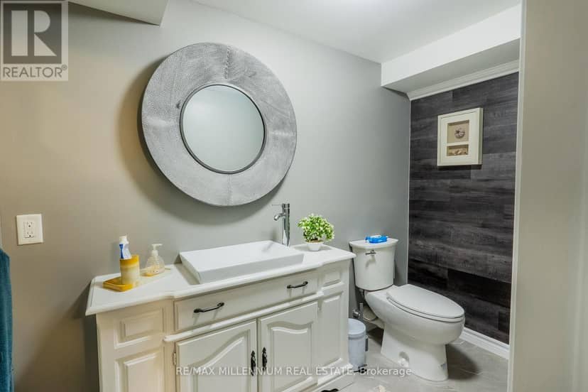 11 - 230 Meadowbrook Drive — photo 17 of 40
