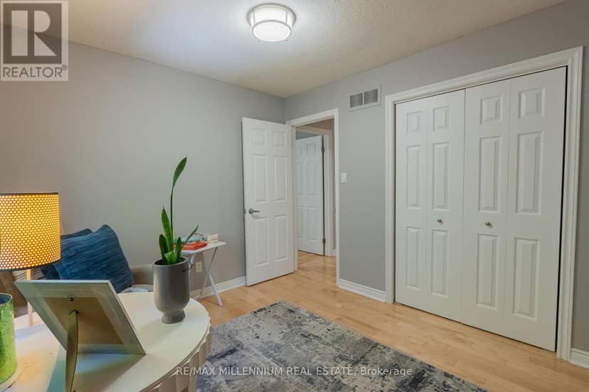 11 - 230 Meadowbrook Drive — photo 33 of 40