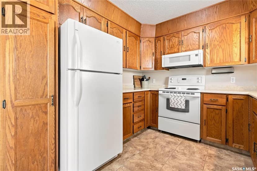 1630 Spadina DRIVE — photo 11 of 40