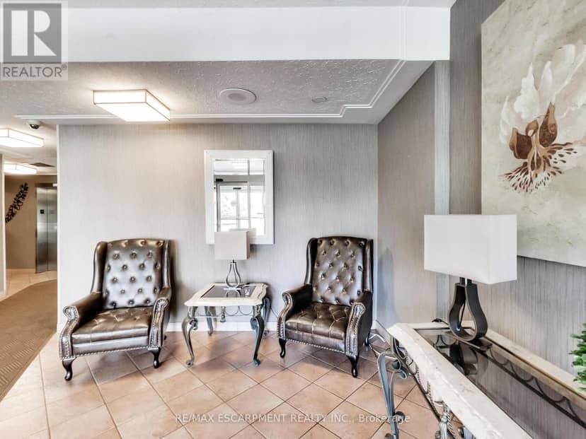 405 - 30 Harrisford Street — photo 6 of 40