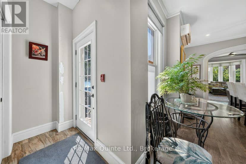 221 Albert Street, Belleville, photo 6