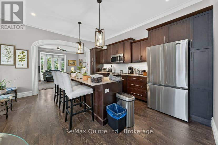 221 Albert Street, Belleville, photo 8