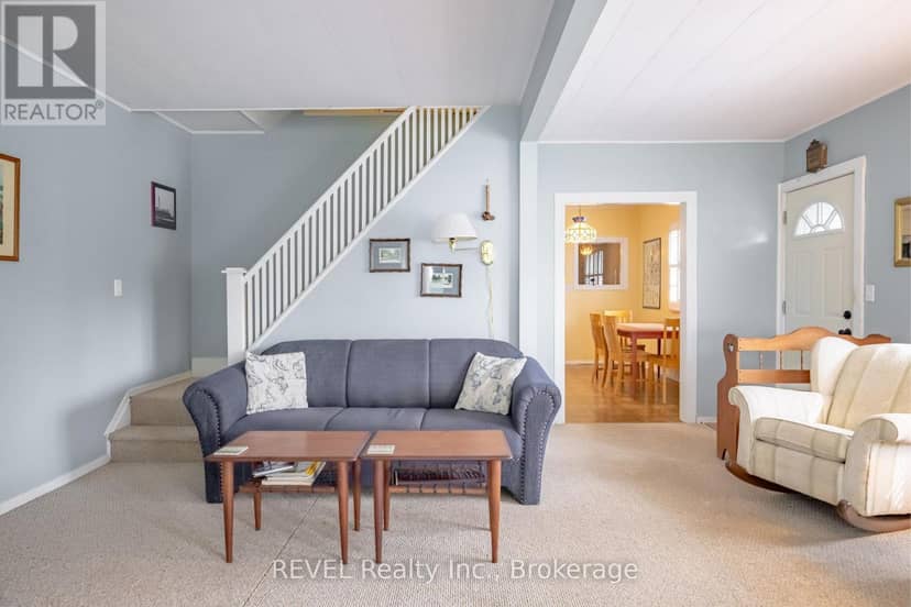 692 Lakeshore Road — photo 11 of 27