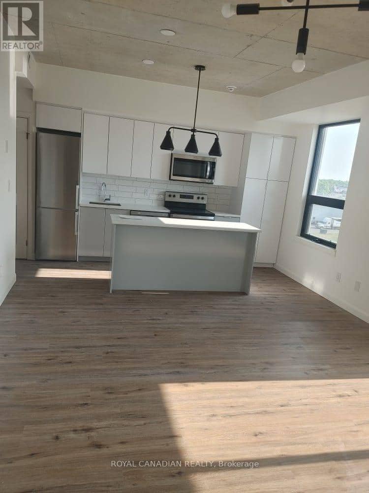 506 - 7 Erie Avenue — photo 1 of 18