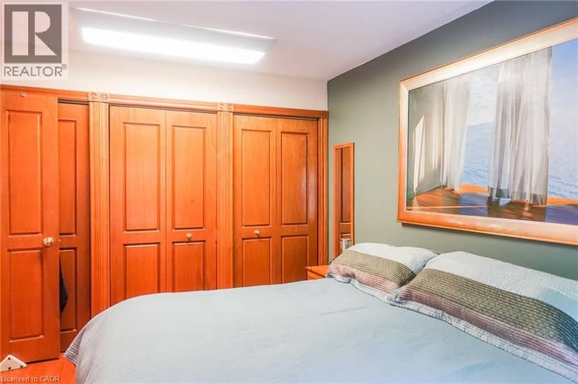 13 KELLY Avenue — photo 11 of 40