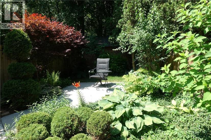 13 KELLY Avenue — photo 3 of 40